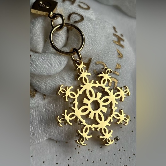 Chanel Limited Edition CC Snowflake Double Charm